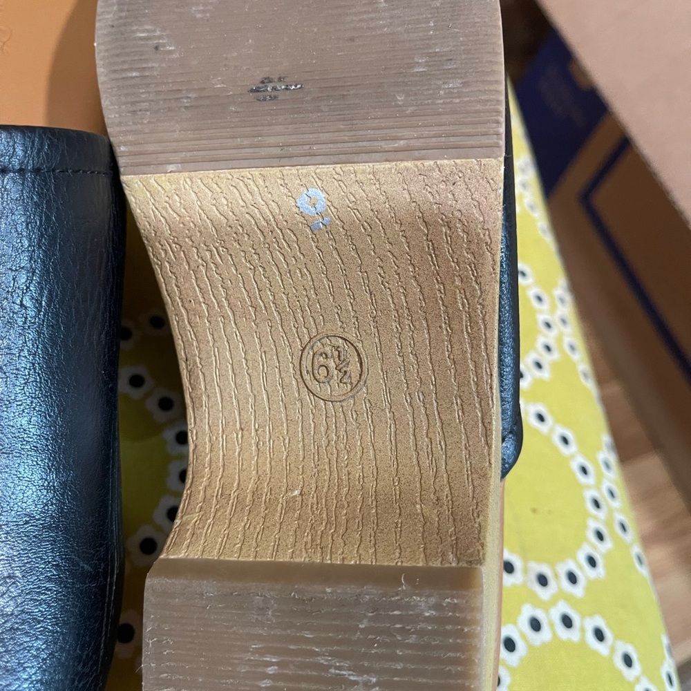 Women’s Universal Thread clogs - Picture 3 of 3